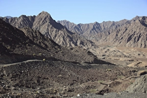 Category Mountain Landscapes Prints: Landscape of Jebel Shams, a mountain range in central Oman