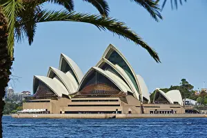 Landscape of the Sydney Opera House in spring