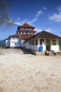 Lankatilaka is Buddhist temple of the 14th century in the Hiyarapitiya village