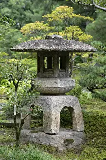 Lantern, Kenroku-en Garden, Kanazawa