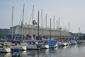 A large cruise ship, Mein Schiff 6