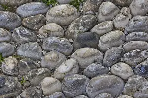 Large round stones lined up close together