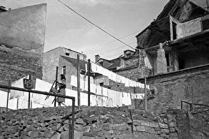 Laundry drying between the ruins