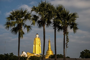 Lay Kyun Sakkya, standing Buddha