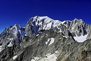 From left, the mountains L'Aiguille Blanche de Peuterey