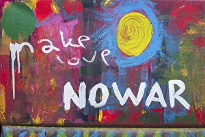 Lettering make Love No War, no war
