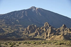 Category Mountain Landscapes Prints: Llano de Ucanca plain with the Roques de Garcia