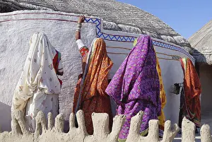 The local rabaris painting at the Shaam-E-Sarahad