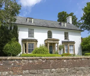 The Lodge, historic large detached house in village of Avebury