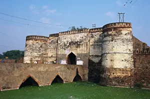 Lohiya Gate, Massive Fortification & Bridge
