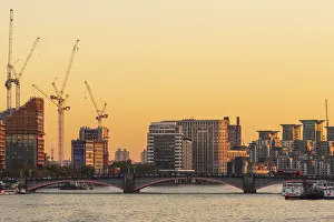 London early morning at sunrise, Sunrise skyline