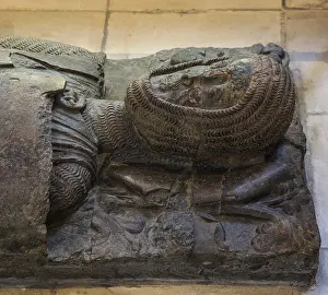 London, Temple Church, polygon with tombs of the Knights Templar