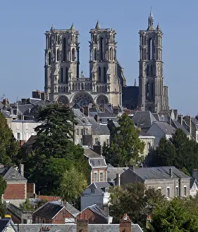 Long-distance view from south-west over the southern flank of the upper town