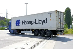 Lorry with container from Hapag-Lloyd in Hamburg