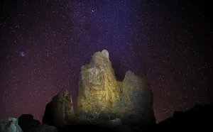 Los Roques de Garcia, Pico del Teide vulcano with night sky