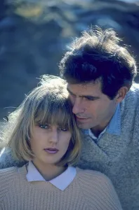 Lovers, woman leaning on the man's shoulder