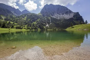Lower Gaissalpsee, behind Rubihorn