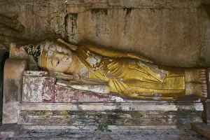 Lying Buddha figure, sandstone caves of Hpo Win Daung