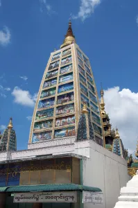 The Mahabodhi Paya is built in the style of the famous Mahabodhi Temple in Bodhgaya
