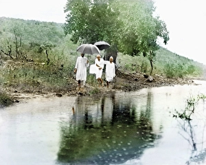 Mahatma Gandhi abandoning his temporary hut, Karnataka, India, Asia, April 18, 1937, Asia