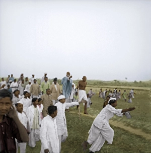 Mahatma Gandhi with Abdul Ghaffar Khan during peace march in Bihar, India, Asia, March 1947, Asia