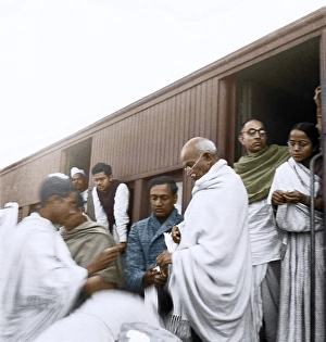Mahatma Gandhi collecting donations for Harijan Fund in South India, Asia, January 1946