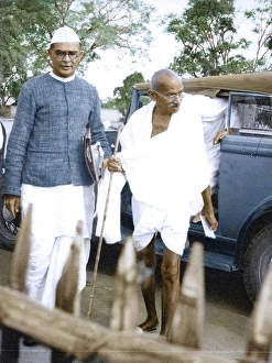 Mahatma Gandhi, Mahadev Desai arrive for Working Committee meeting, Wardha, India, Asia, July 1938, Asia