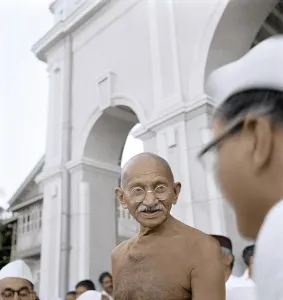 Mahatma Gandhi at public prayer meeting, Rungta House, Mumbai, Maharashtra, India, Asia, September 1944, Asia