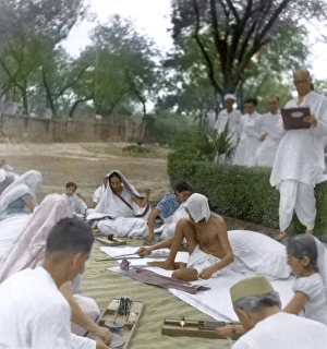 Mahatma Gandhi spinning during a spinning campaign, New Delhi, India, Asia, 1939, Asia
