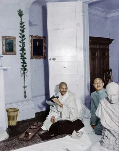 Mahatma Gandhi with a stereo viewer, London, England, October 22, 1931