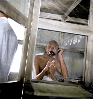 Mahatma Gandhi telephoning from office hut, Wardha, Maharashtra, India, Asia, 1938, Asia