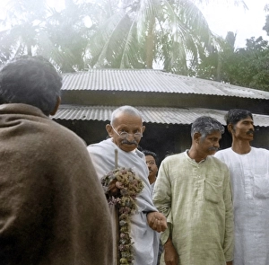 Mahatma Gandhi during tour to Bengal at Malikanda Gandhi Seva Sangh, India, Asia, May 1939, Asia