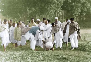 Mahatma Gandhi in village after Hindu Muslim riots, East Bengal, India, Asia, January 1947, Asia
