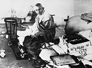 Mahatma Gandhi at the wheel, November 17, 1927