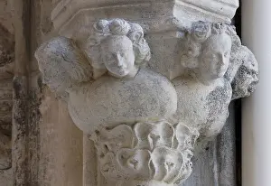 Main portal, Virgins at the free pillar