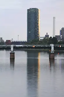 Main river in evening mood seen from the Eiserner Steg bridge