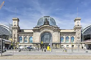 Main station, main entrance on the east side