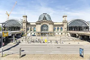Main station, main entrance on the east side