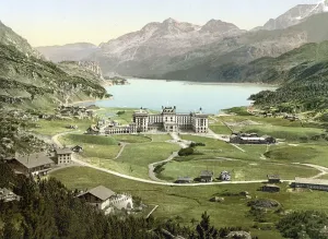 Maloja, Dorf am Malojapass zwischen dem Oberengadin und dem Bergell im Kanton Graubuenden