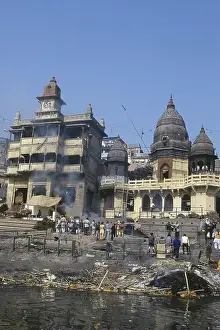 Manikarnika Ghat, holiest cemetery for hindu