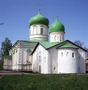 Maria-Schutz Church and Nikolaus der Weisse Church