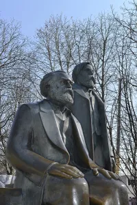 Marx Engels Monument, Spandauer StraBe