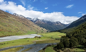 Matukituki River, snow covered mountains