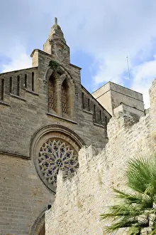 Medieval city wall and church Iglesia Parroquial de Sant Jaume