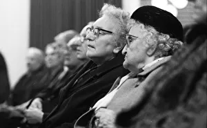 This meeting of affected tenants took a stand against usury in Duesseldorf