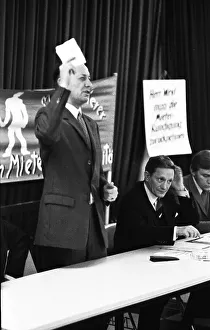 This meeting of affected tenants took a stand against usury in Duesseldorf