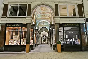 Mellin passage at Neuer Wall in Hamburg