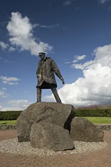 Memorial statue, Colonel Sir Archibald David Stirling