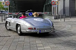 Mercedes Benz 300 SL Roadster, silver Mercedes classic car with open top
