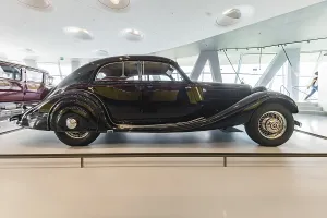 Mercedes-Benz 320 streamlined saloon from 1939